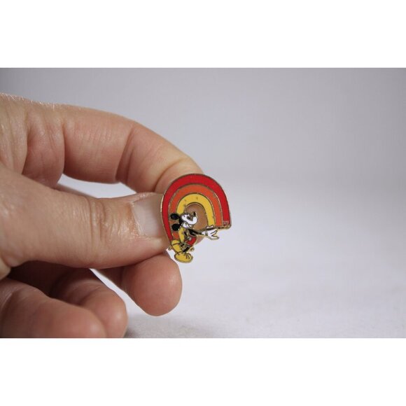 Vintage Taiwan Disney Park pins set of 4, Disney World enamel pins, Mickey - Picture 3 of 10